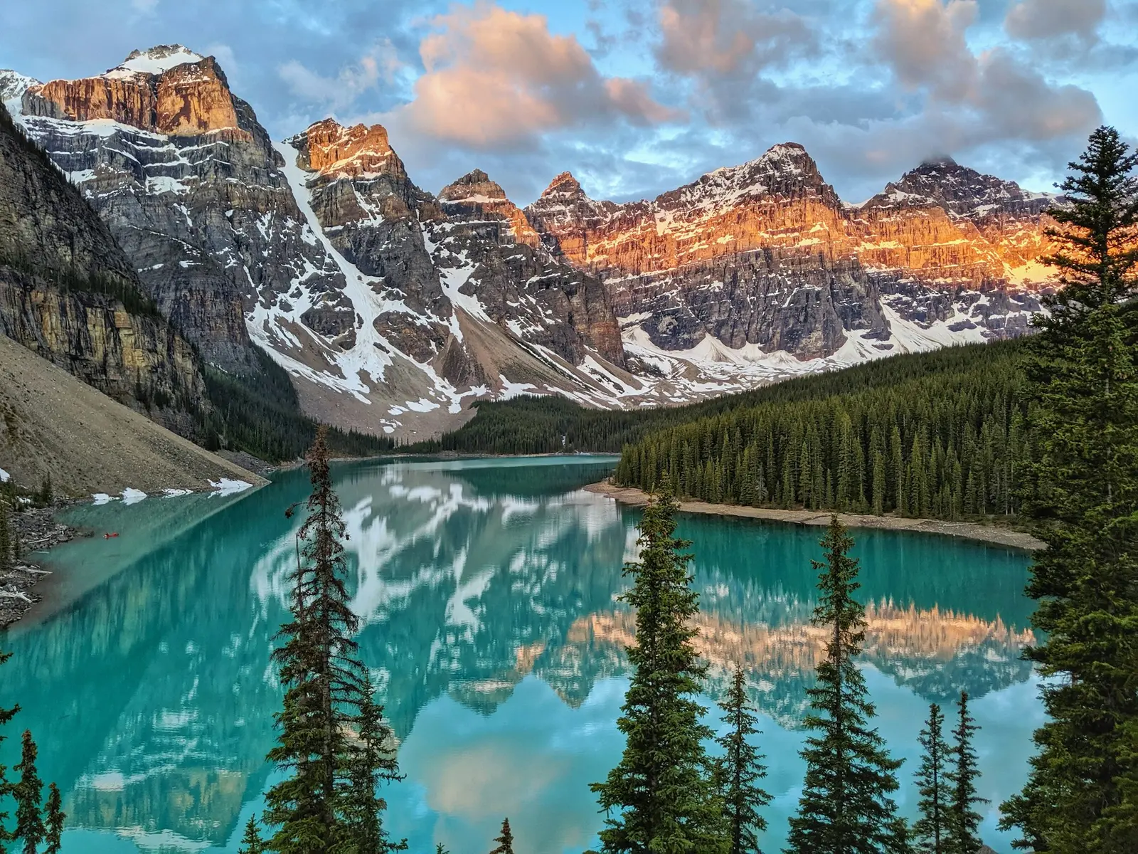 Web design in Castle Junction, Improvement District No. 9, Alberta — turquoise glacial waters below the snow-capped peaks of Banff National Park in the Canadian Rockies